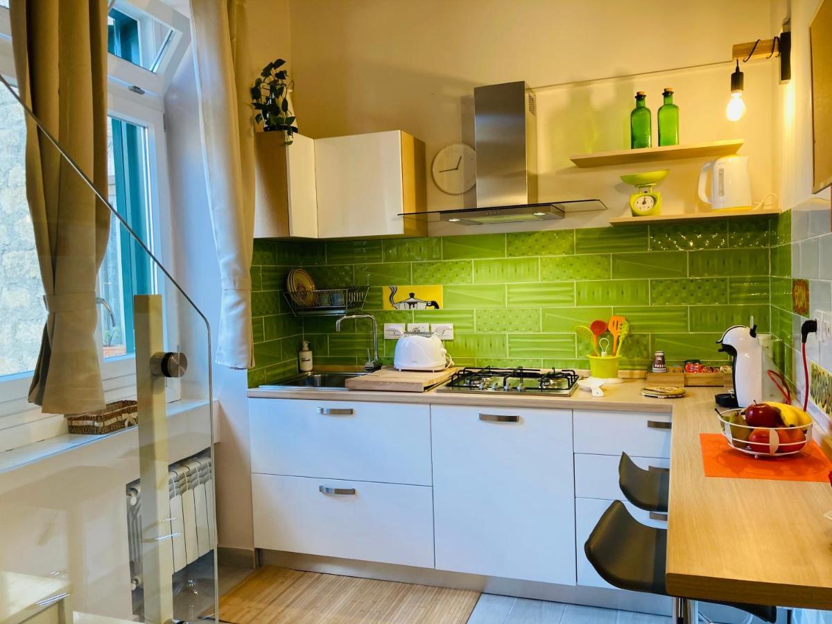 Casa Donna Francy City Center Napels Buitenkant foto