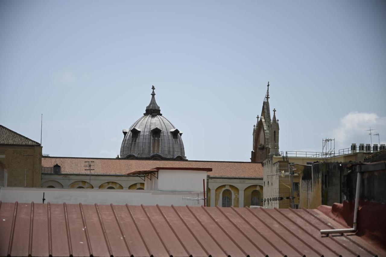 Casa Donna Francy City Center Napels Buitenkant foto