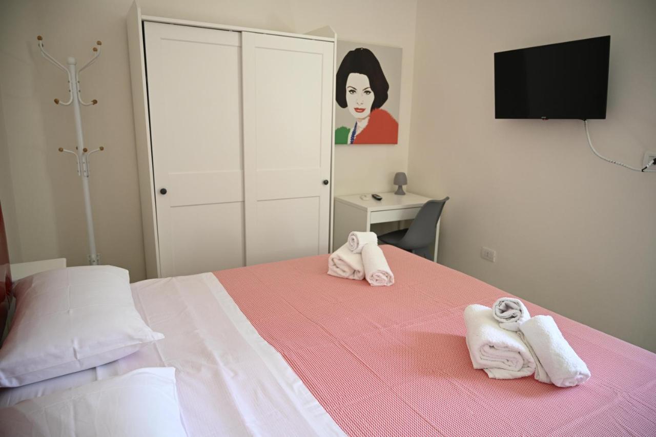 Casa Donna Francy City Center Napels Buitenkant foto
