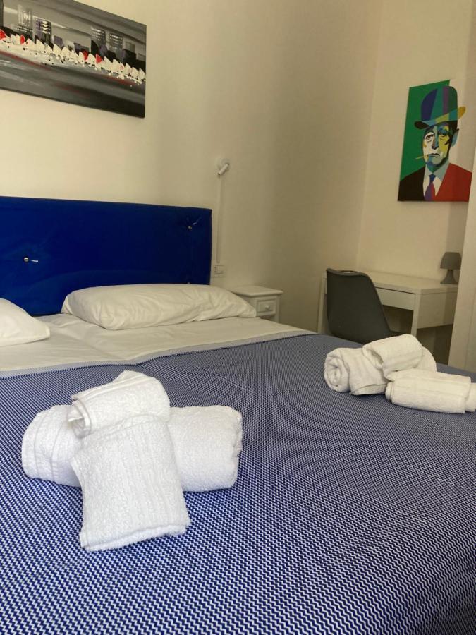 Casa Donna Francy City Center Napels Buitenkant foto